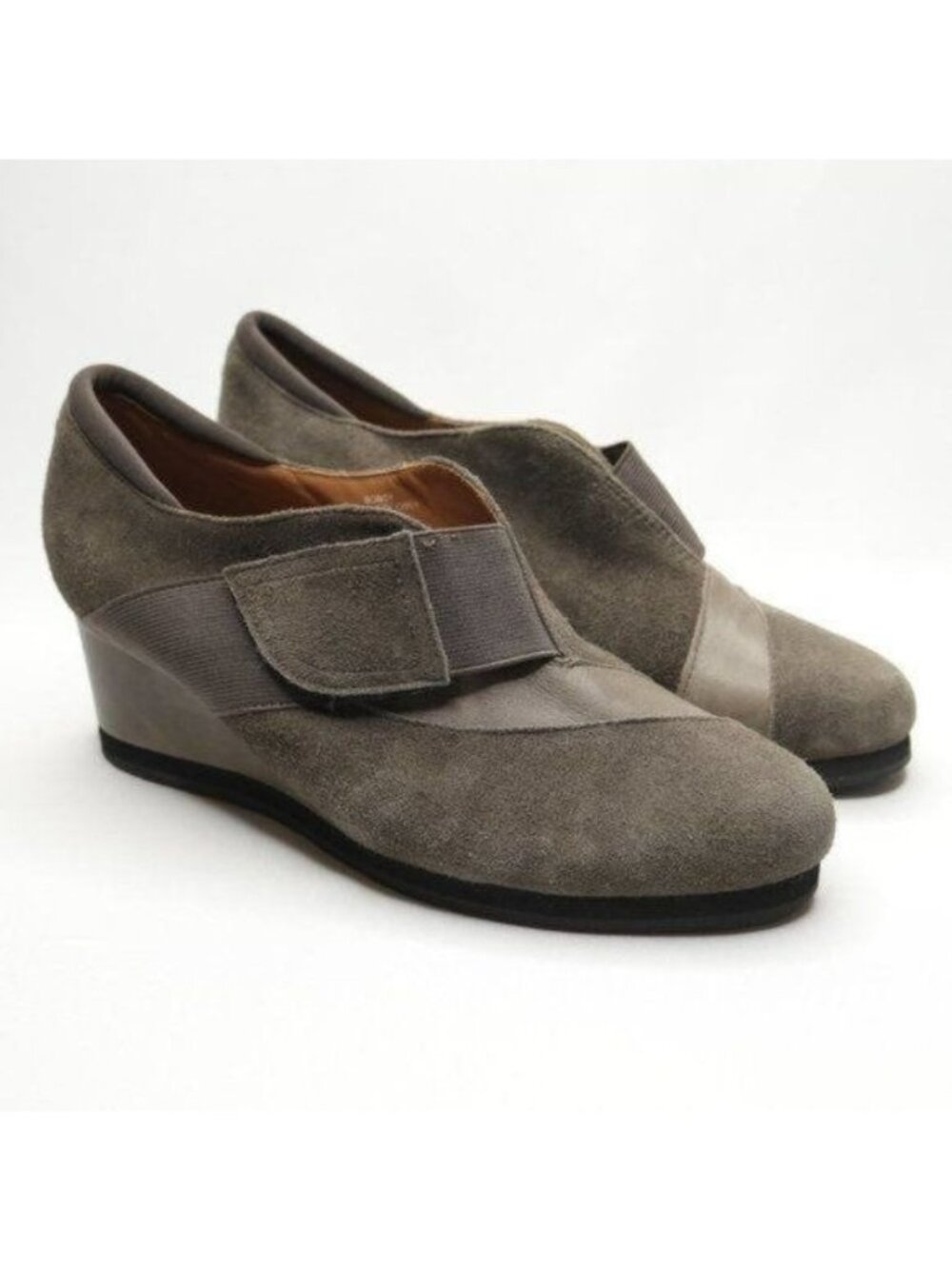 Earthies Bondy Women's Size 8.5 Gray Suede Slip On Wedge Ankle Booties